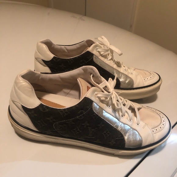 louis vuitton sneakers - Picture 1 of 1